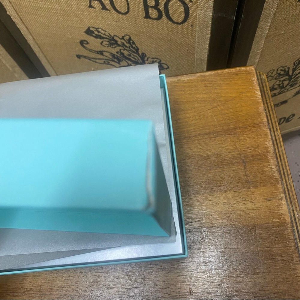 Tiffany Votive Candle Set In Box - Picture 6 of 7